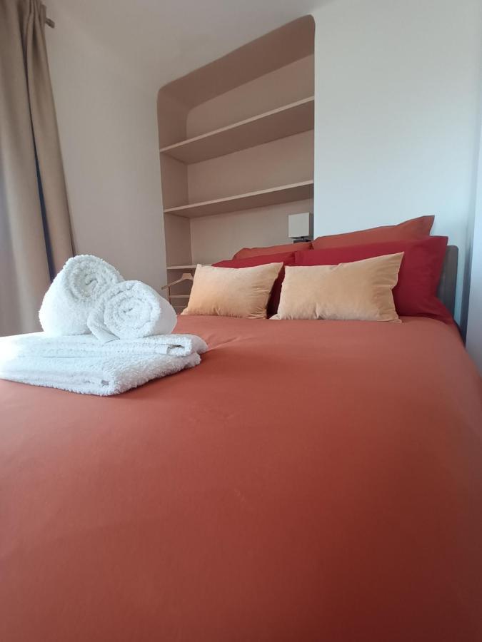 Paris Balcony Top Floor Room Extérieur photo