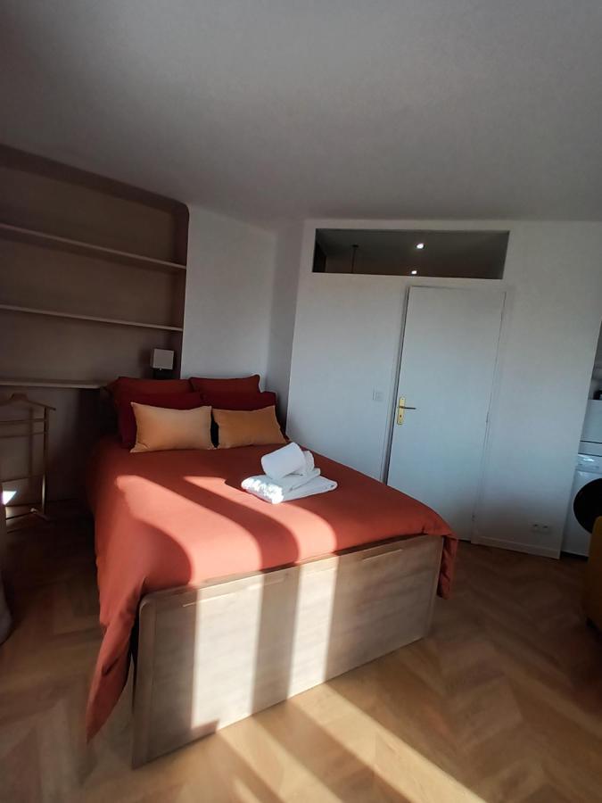 Paris Balcony Top Floor Room Extérieur photo